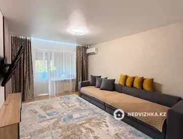 3-комнатная квартира, этаж 4 из 9, 76 м², миниатюра 3