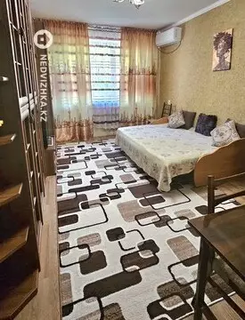 2-комнатная квартира, этаж 3 из 5, 55 м², На длительный срок
