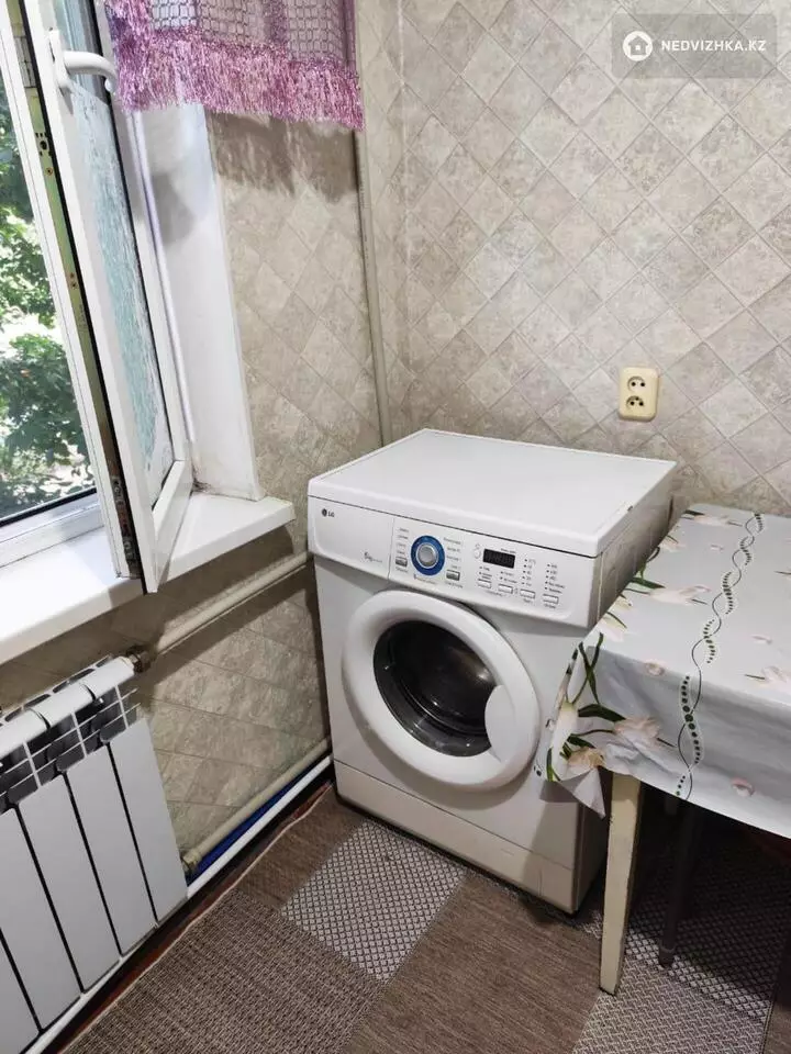 1-комнатная квартира, этаж 2 из 5, 38 м², Посуточно, 5-фотосурет