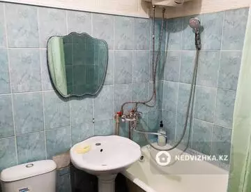 1-комнатная квартира, этаж 2 из 5, 38 м², Посуточно, миниатюра 7