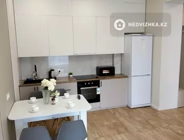 2-комнатная квартира, этаж 6 из 9, 45 м², Посуточно, миниатюра 8