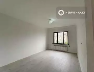 2-комнатная квартира, этаж 4 из 5, 56 м², миниатюра 4