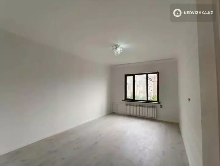 2-комнатная квартира, этаж 4 из 5, 56 м², фотография 4
