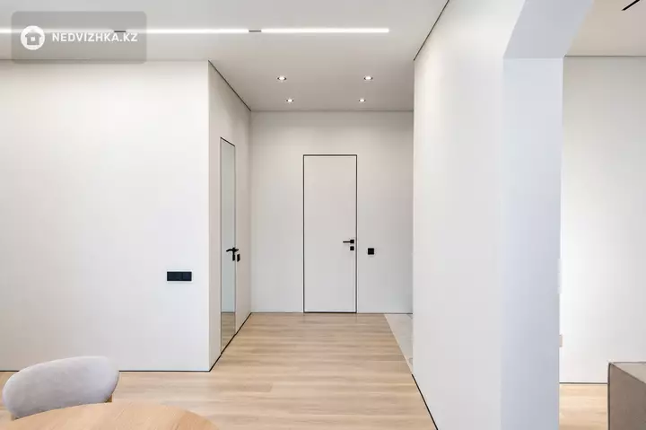 4-комнатная квартира, этаж 2 из 4, 150 м², фотография 5