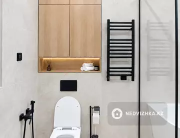 4-комнатная квартира, этаж 2 из 4, 150 м², миниатюра 2