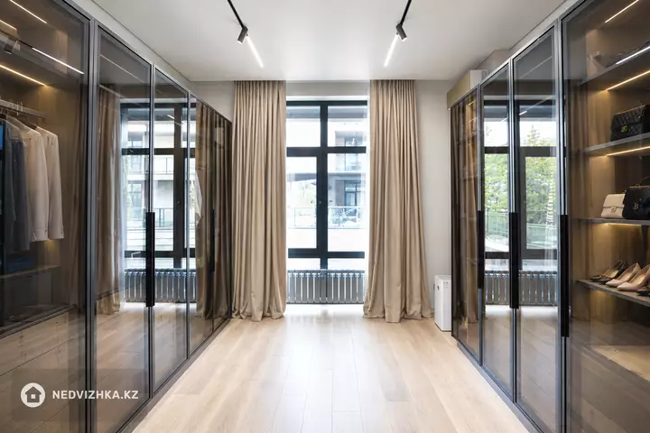 4-комнатная квартира, этаж 2 из 4, 150 м², фотография 4