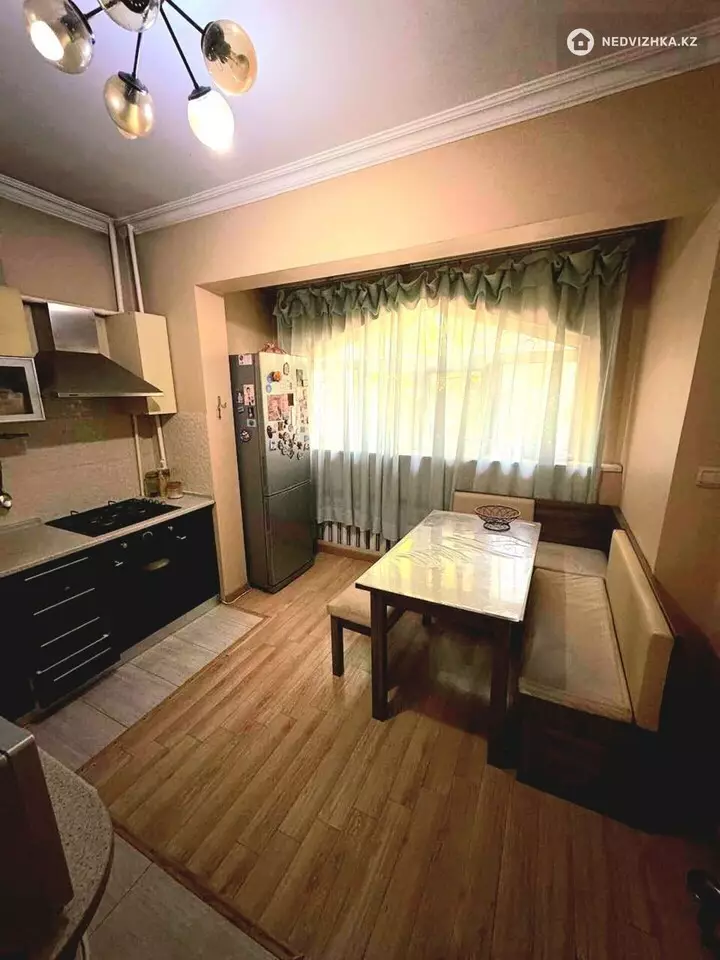 3-комнатная квартира, этаж 1 из 9, 73 м², фотография 2