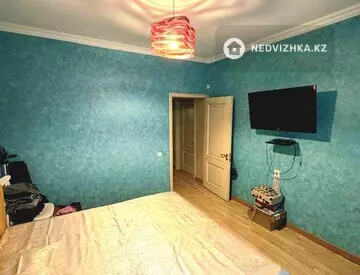 3-комнатная квартира, этаж 1 из 9, 73 м², миниатюра 1