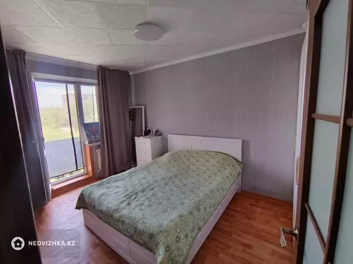 2-комнатная квартира, этаж 3 из 5, 56 м², фотография 2