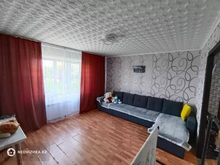 2-комнатная квартира, этаж 3 из 5, 56 м², фотография 3