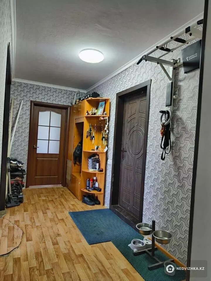 2-комнатная квартира, этаж 3 из 5, 56 м², фотография 5