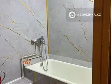 1-комнатная квартира, этаж 1 из 5, 38 м², Посуточно, миниатюра 3