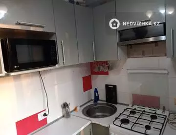 3-комнатная квартира, этаж 4 из 5, 56 м², На длительный срок, миниатюра 2