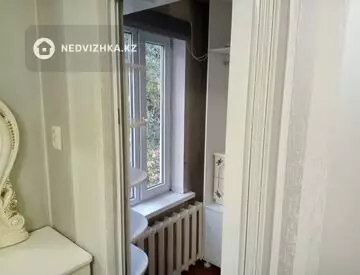 3-комнатная квартира, этаж 4 из 5, 56 м², На длительный срок, миниатюра 12