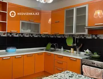 2-комнатная квартира, этаж 4 из 12, 68 м², миниатюра 1