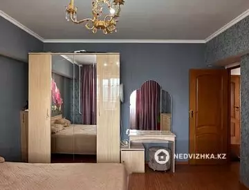 4-комнатная квартира, этаж 4 из 5, 106 м², миниатюра 5