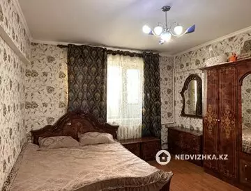 4-комнатная квартира, этаж 4 из 5, 106 м², миниатюра 3