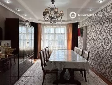 4-комнатная квартира, этаж 4 из 5, 106 м², миниатюра 1