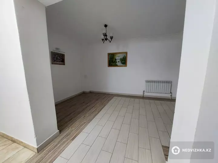 3-комнатная квартира, этаж 8 из 9, 132 м², фотография 3