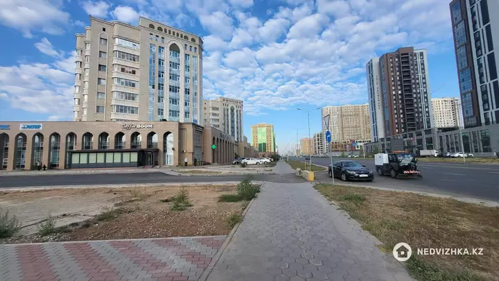 3-комнатная квартира, этаж 8 из 9, 132 м², фотография 4