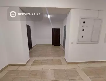 3-комнатная квартира, этаж 8 из 9, 132 м², миниатюра 12