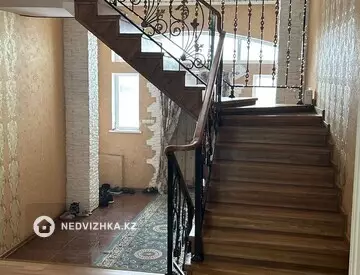9-комнатный дом, 13 соток, 290 м²