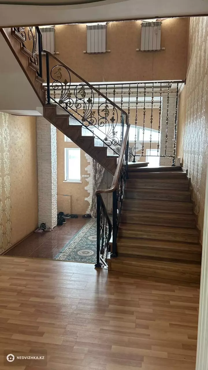 9-комнатный дом, 13 соток, 290 м², фотография 4