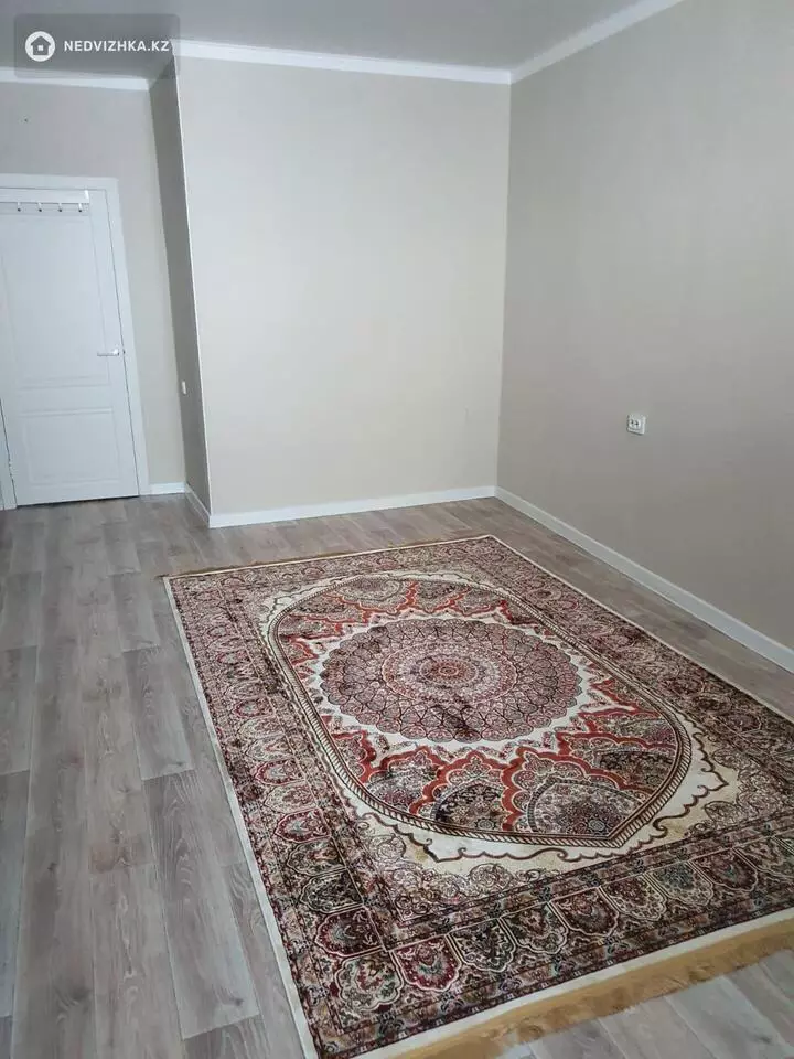 2-комнатная квартира, этаж 10 из 12, 74 м², фотография 2