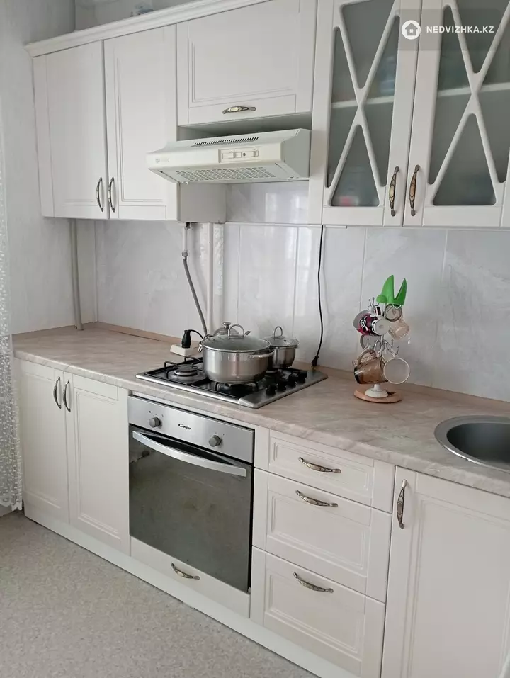 2-комнатная квартира, этаж 4 из 5, 54 м², фотография 3