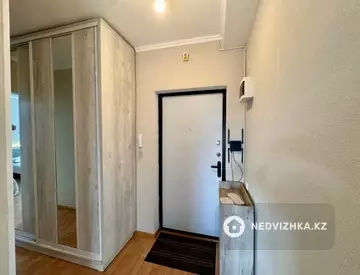 1-комнатная квартира, этаж 4 из 12, 39 м², Посуточно, миниатюра 12