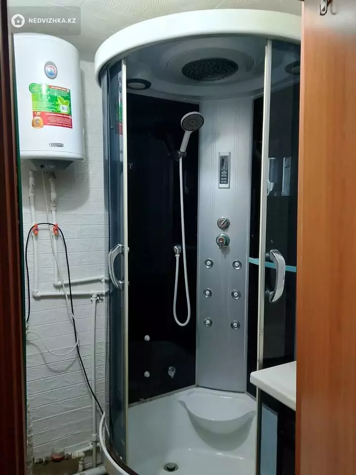 2-комнатная квартира, этаж 4 из 5, 44 м², фотография 3