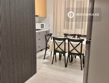 3-комнатная квартира, этаж 2 из 5, 77 м², Посуточно, миниатюра 7