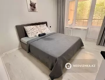 3-комнатная квартира, этаж 2 из 5, 77 м², Посуточно, миниатюра 3