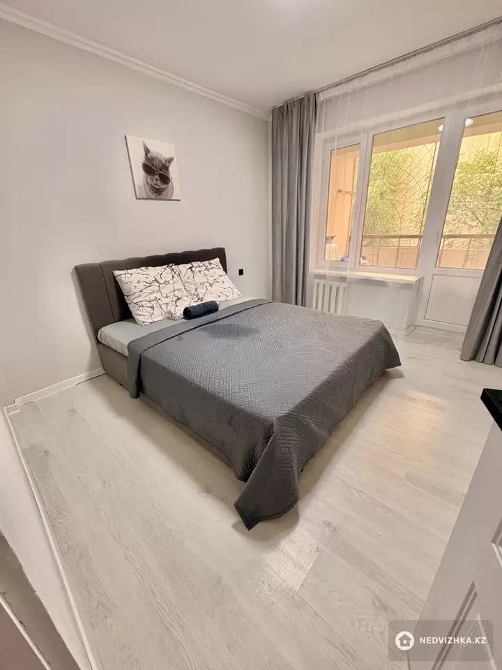 3-комнатная квартира, этаж 2 из 5, 77 м², Посуточно, фотография 3