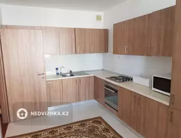 3-бөлмелі пәтер, қабат 2 барлық қабат саны 7, 100 м², На длительный срок, 3-нобай