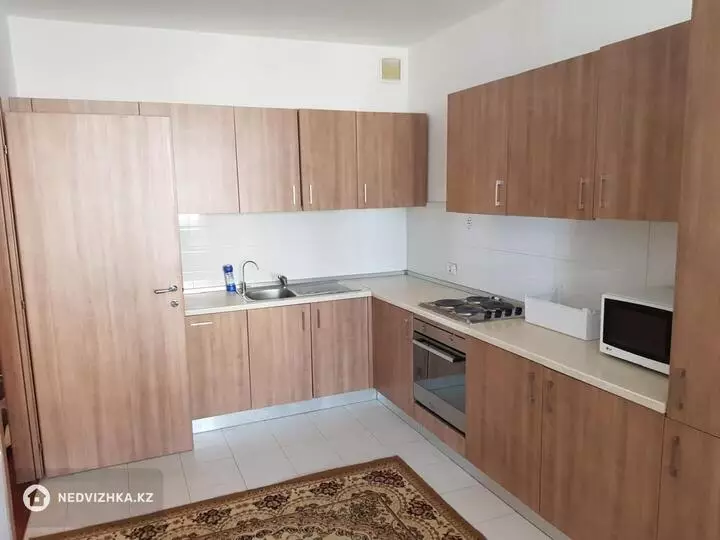 3-комнатная квартира, этаж 2 из 7, 100 м², На длительный срок, фотография 3