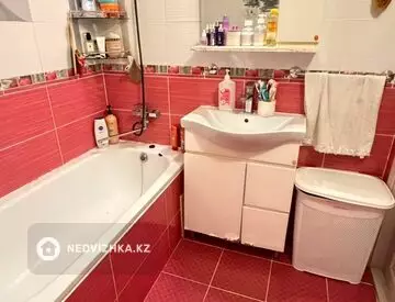 3-комнатная квартира, этаж 3 из 4, 60 м²