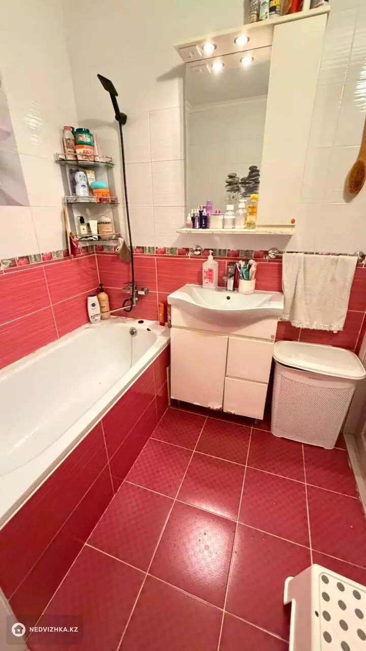 3-комнатная квартира, этаж 3 из 4, 60 м², фотография 2