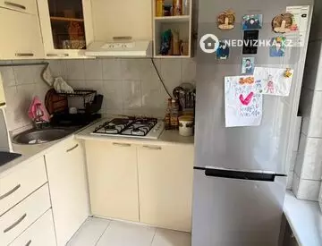 3-комнатная квартира, этаж 3 из 4, 60 м², миниатюра 8