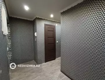 2-комнатная квартира, этаж 1 из 4, 42 м², миниатюра 2