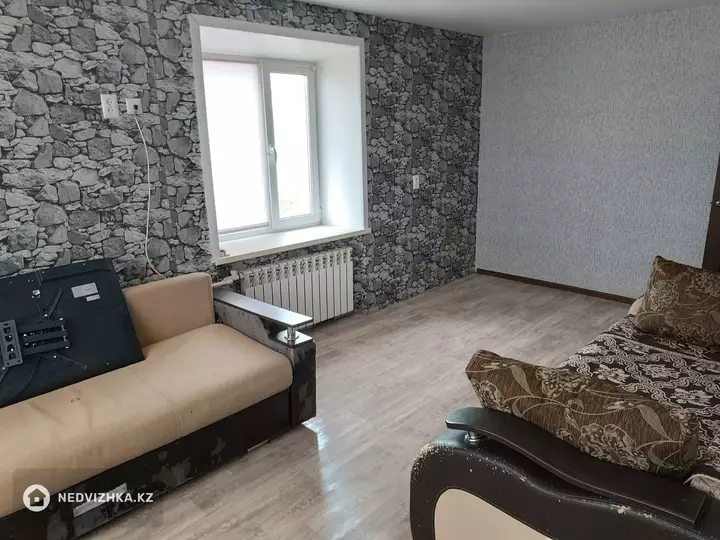 2-комнатная квартира, этаж 1 из 4, 42 м², фотография 5