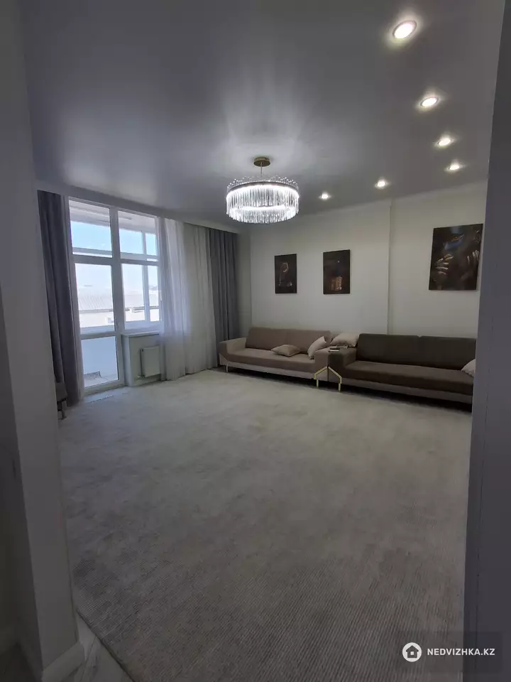 3-комнатная квартира, этаж 11 из 12, 101 м², фотография 2