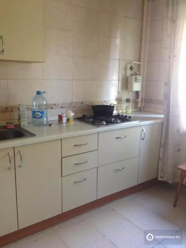1-бөлмелі пәтер, қабат 2 барлық қабат саны 4, 32 м², Посуточно, 3-фотосурет