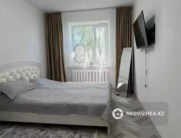 3-комнатная квартира, этаж 3 из 5, 68 м², миниатюра 3