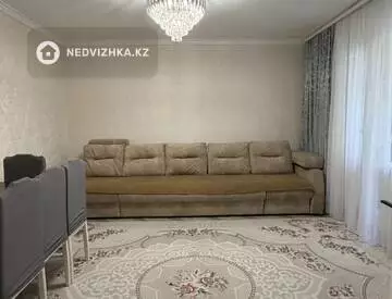 3-комнатная квартира, этаж 3 из 5, 68 м², миниатюра 1