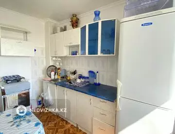 4-комнатная квартира, этаж 9 из 9, 77 м², миниатюра 2