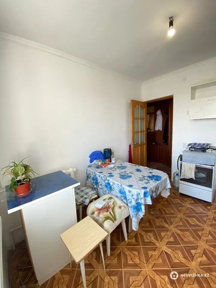4-комнатная квартира, этаж 9 из 9, 77 м², фотография 3