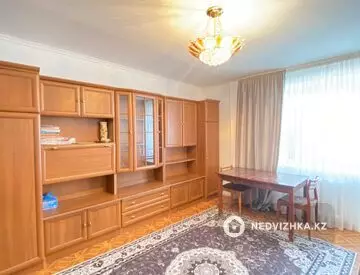 4-комнатная квартира, этаж 9 из 9, 77 м², миниатюра 1