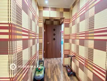 4-комнатная квартира, этаж 8 из 9, 77 м², миниатюра 4