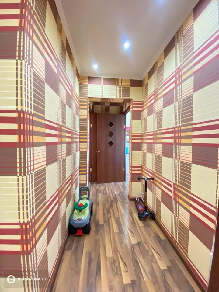 4-комнатная квартира, этаж 8 из 9, 77 м², фотография 4